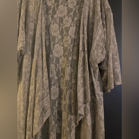 Lace kimono - Picture 2 of 4
